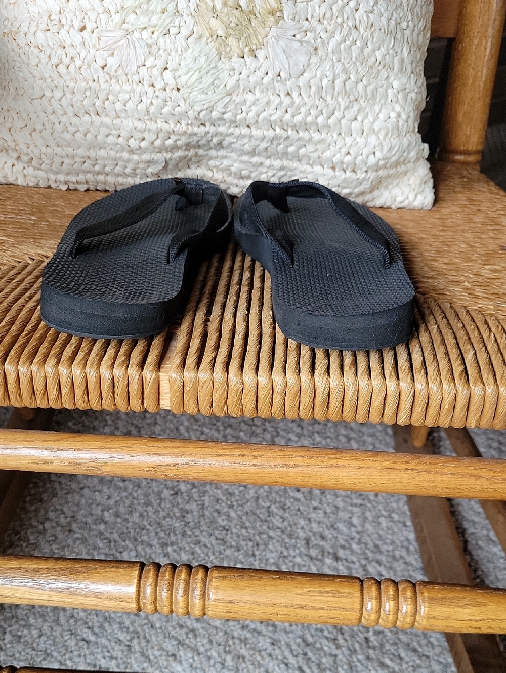 Teva flip flops, black, size 9 - Picture 4 of 11